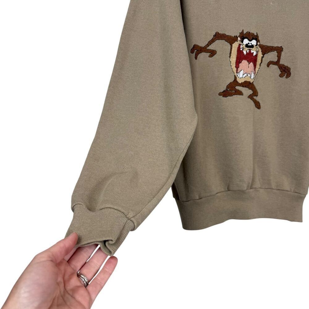 Vintage Taz Looney Tunes Sweatshirt Mens Medium Tan Cross Stitch Jerzees Unisex - Picture 2 of 10